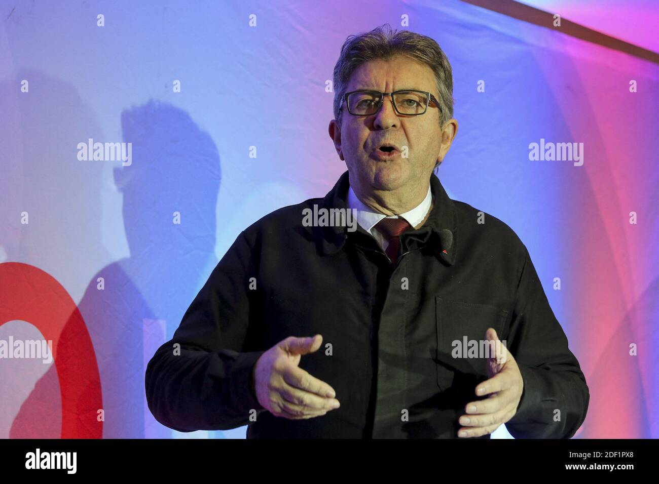 Jean-Luc Melenchon, Leiter von La France Insoumise (LFI), stellt am Freitag, den 24. Januar 2020, im McDonald's von Saint-Barthelemy, wo die Mitarbeiter seit zwei Jahren kämpfen, in Marseille, Frankreich, seine neuen Jahreswünsche für 2020 vor. Der Chef von la France insoumise wählte einen symbolischen Ort des Kampfes, der der Mitarbeiter von McDo Saint-Barthelemy (14. Bezirk von Marseille), in einem Gerichtsverfahren mit einem Franchisenehmer des multinationalen Unternehmens für Monate, um ihre Arbeitsplätze zu retten. Der Chef von la France insoumise wählte einen symbolischen Ort des Kampfes, die der Mitarbeiter von McDo Saint-Barthélémy (14. Bezirk o Stockfoto