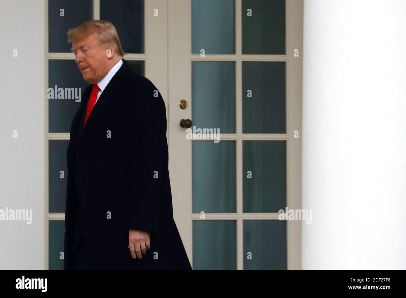 US-Präsident Donald Trump geht eine Stunde vor einer Schlussabstimmung des Senats über das Amtsenthebungsverfahren am 5. Februar 2020 zum Oval Office des Weißen Hauses in Washington. Foto von Yuri Gripas/ABACAPRESS.COM Stockfoto
