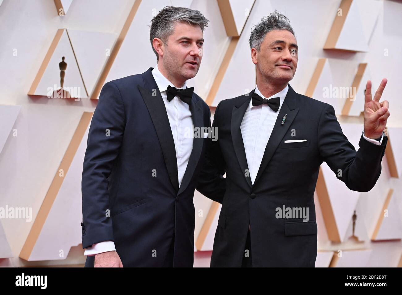 Produzentin Carthew Neal und Filmemacherin Taika Waititi nehmen am 09. Februar 2020 an den 92. Annual Academy Awards (Oscars) in Hollywood und Highland in Hollywood, Los Angeles, CA, USA Teil. Foto von Lionel Hahn/ABACAPRESS.COM Stockfoto