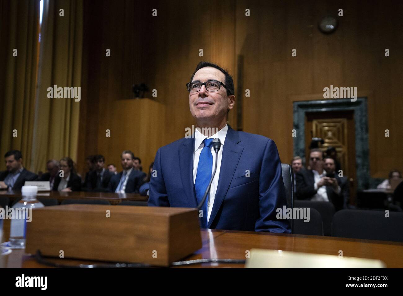 US-Finanzminister Steven T. Mnuchin kommt am Mittwoch, den 12. Februar 2020, vor dem US-Finanzausschuss des Senats bezüglich des Haushaltsplans für das Geschäftsjahr 2021 im US-Kapitol in Washington D.C., USA, zur Aussage. Foto von Stefani Reynolds/CNP/ABACAPRESS.COM Stockfoto