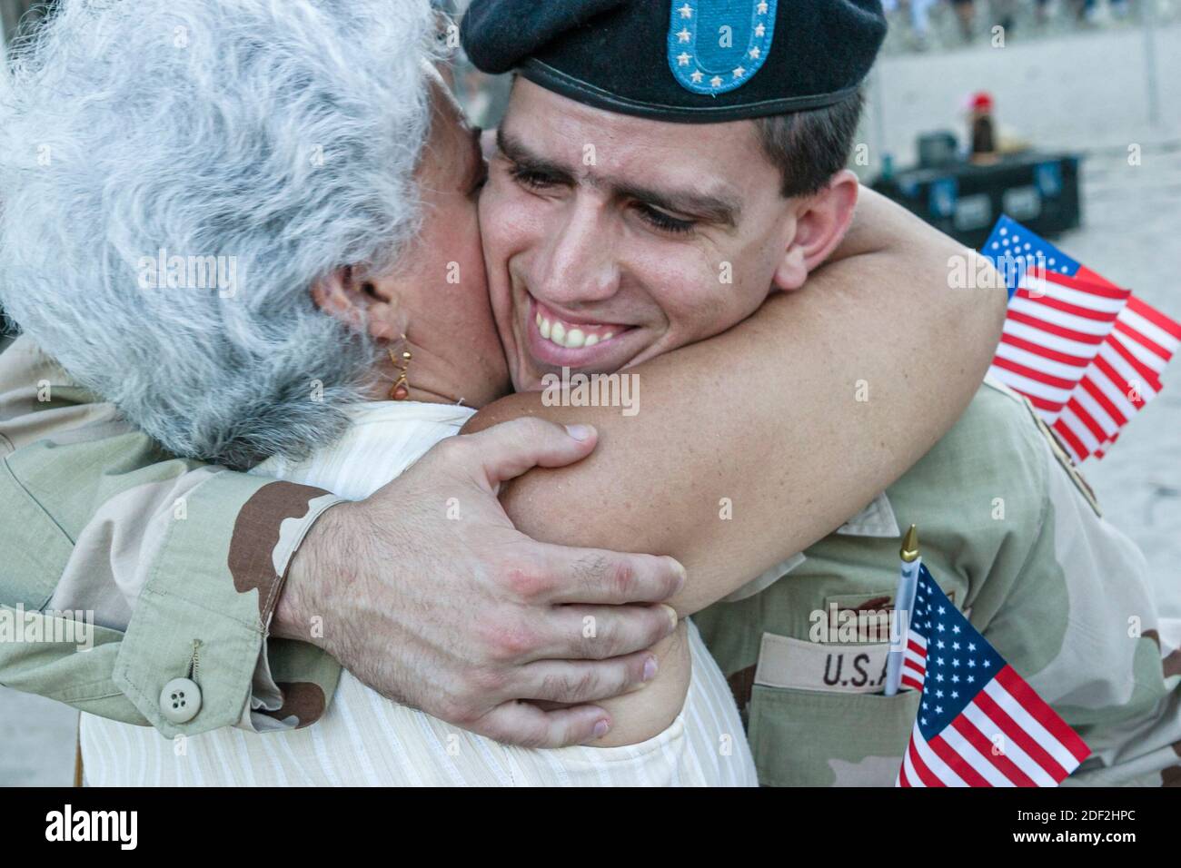 Miami Beach Florida, Ocean Drive, Lummus Park, 4. Juli Feier Staatsbürgerschaftszeremonie Einbürgerung Vereidigung, Militär-Personal-Soldat männlich ma Stockfoto