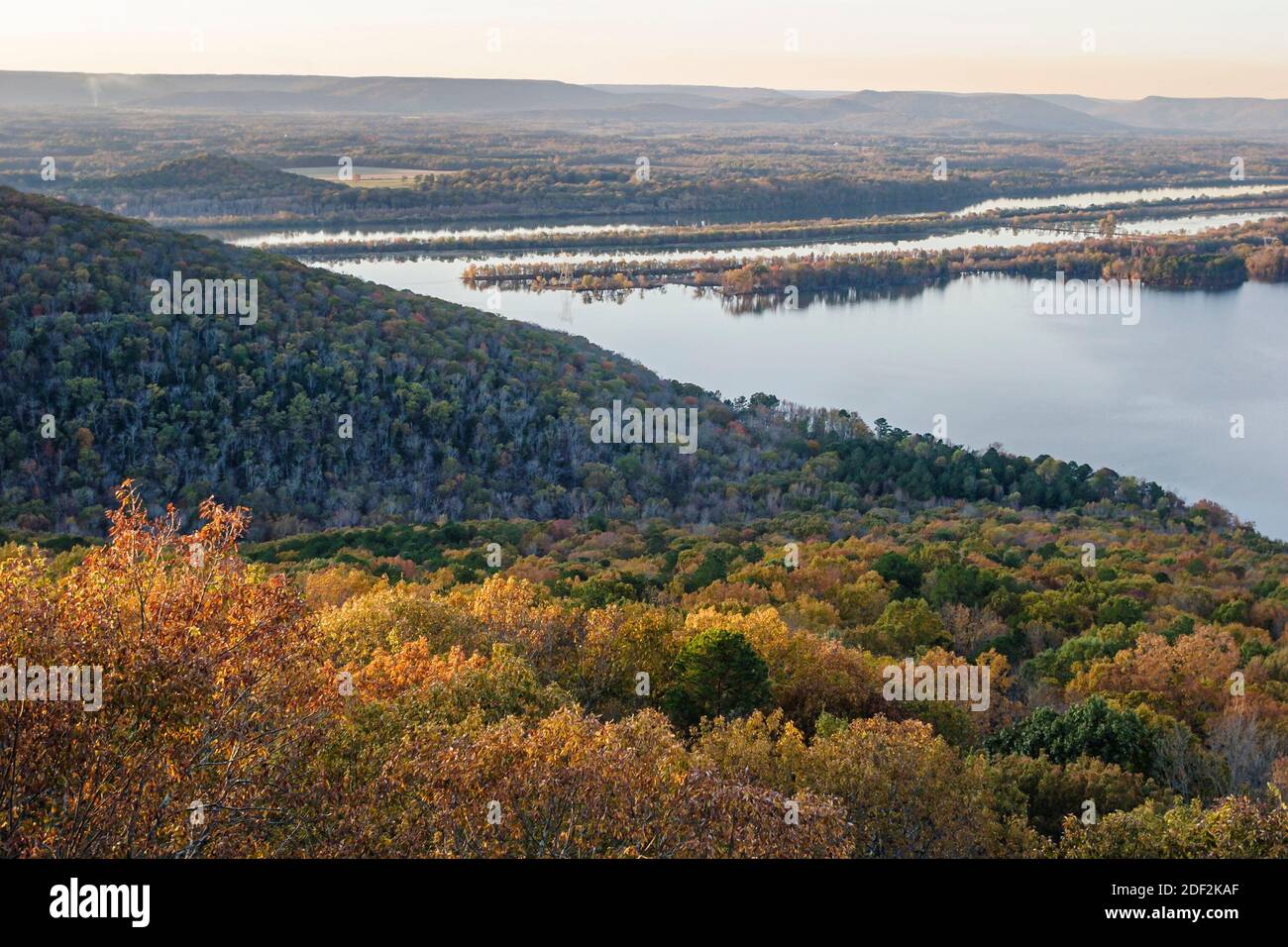 Alabama Sand Mountain Pisgah Gorham's Bluff Lodge, Blick auf Herbstfarben mit Blick auf Tennessee River, Stockfoto