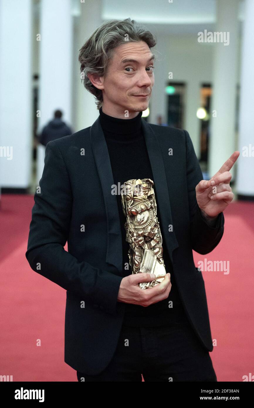 Swann Arlaud posiert mit dem Besten Darsteller in einer Nebenrolle für den Film Grace a Dieu bei der 45. Cesar Ceremony in Paris, Frankreich am 28. Februar 2020. Foto von Aurore Marechal/ABACAPRESS.COM Stockfoto