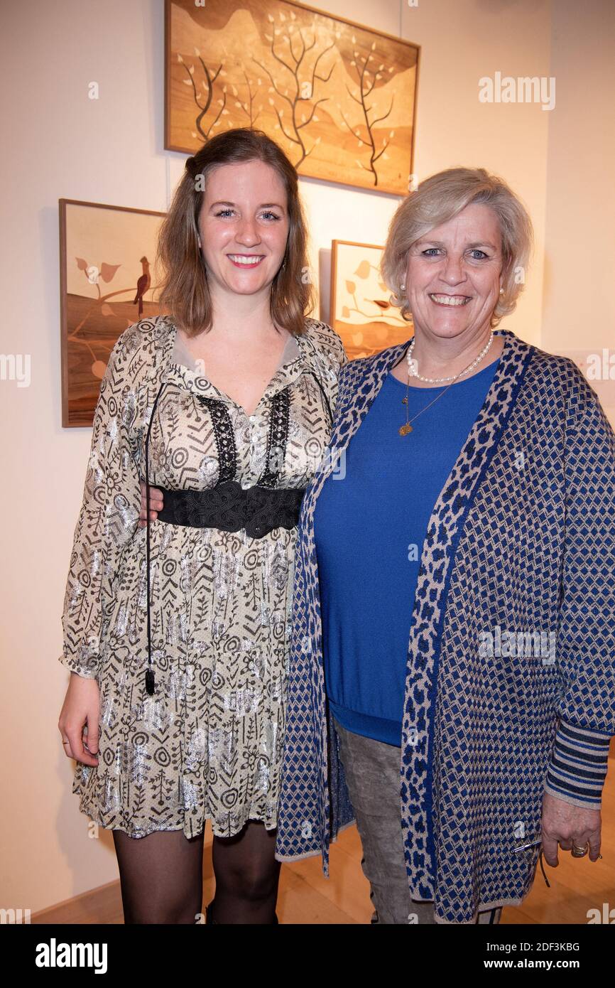 Prinzessin Marie von Liechtenstein mit ihrer Tochter Prinzessin Maria Immaculata de Liechtenstein besuchen die Ausstellung der Fürsten und Prinzessinnen von Orleans in der Galerie Not a Gallery in Paris am 5. März 2020, Frankreich. Foto von David Niviere/ABACAPRESS.COM Stockfoto