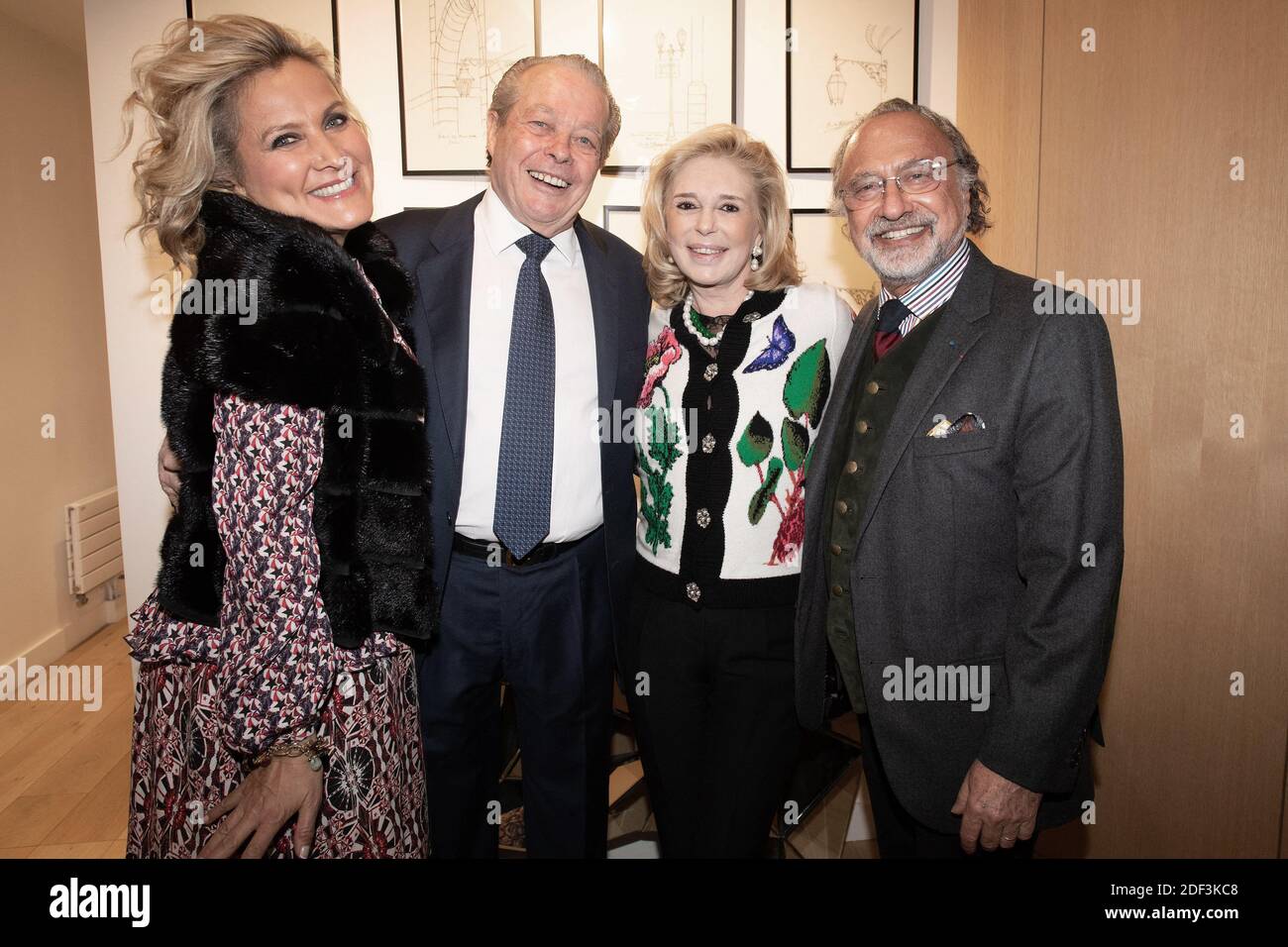 Prinz Michel von Frankreich mit seiner Frau Baroness Barbara de Posch Pastor, Olivier und Natacha Dassault besuchen die Ausstellung der Prinzen und Prinzessinnen von Orleans in der Galerie Not a Gallery in Paris am 5. März 2020, Frankreich. Foto von David Niviere/ABACAPRESS.COM Stockfoto