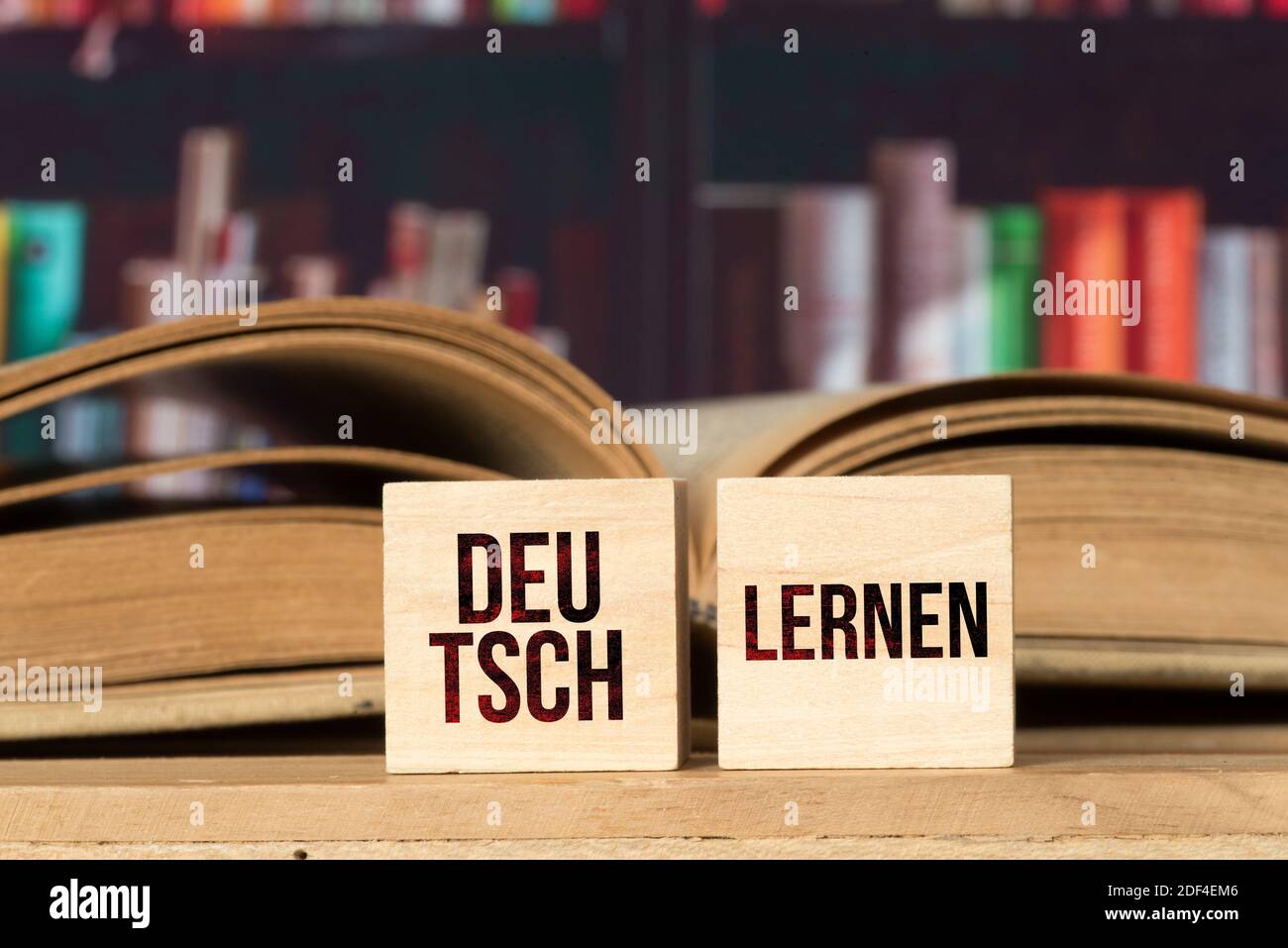 Ein Buch und Deutsch lernen Stockfoto