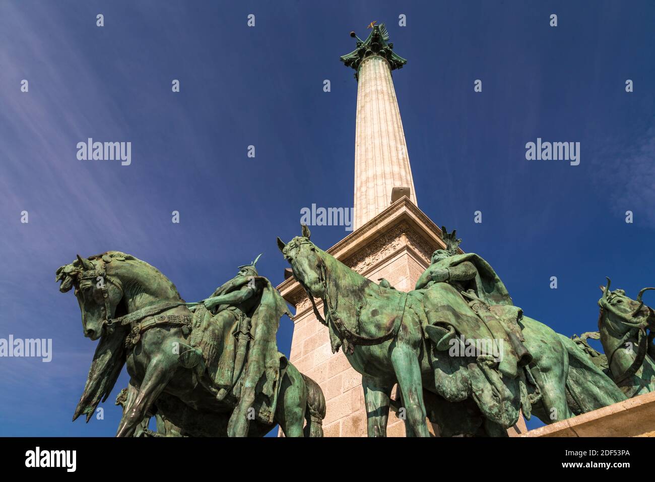 Blick auf das Millenium-Denkmal und das Reiterdenkmal von Prince Arpad, Heldenplatz, Budapest, Ungarn, Südosteuropa, Europa Stockfoto