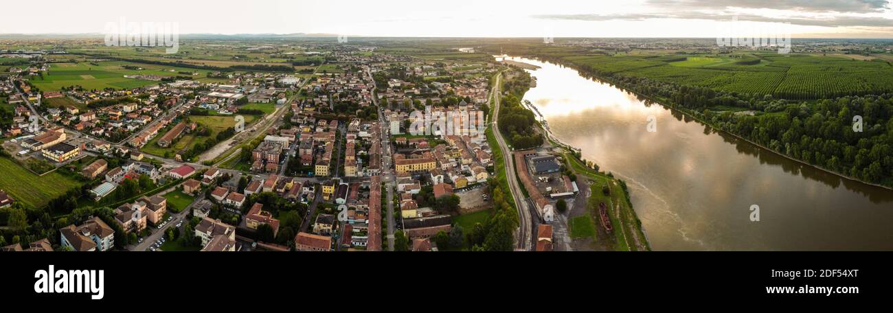 Luftaufnahme der Stadt Boretto, Reggio Emilia, italien Stockfoto