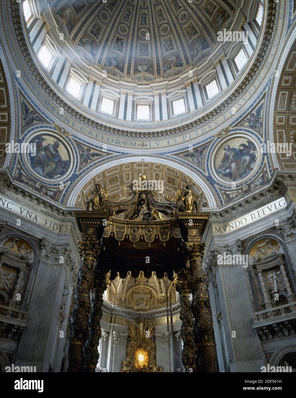 Gian Lorenzo Bernini (1598-1680). Italienischer Bildhauer und Architekt. Baldachin des heiligen Petrus (1623). Barockstil. Petersdom. Vatikanstadt. Stockfoto