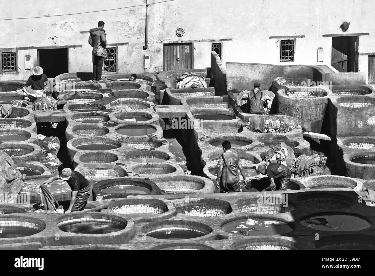 Fes ist eine nordöstliche marokkanische Stadt, die oft als Kulturhauptstadt des Landes bezeichnet wird. Es ist vor allem für seine Fes El Bali ummauerten Medina bekannt Stockfoto