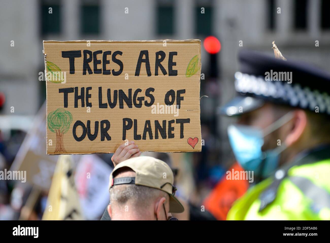 London, Großbritannien. Extinction Rebellion Protest in Central London, 1. September 2020 - "Bäume sind die Lungen unseres Planeten" Stockfoto