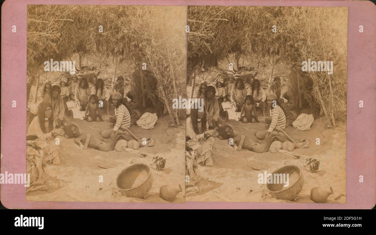 Ansicht einer Gruppe von Mohaves in einer Pinselhütte, ein Mann sehr abgemagert, betitelt, Standbild, Stereographen, 1850 - 1930, Wittick, Ben (1845-1903 Stockfoto