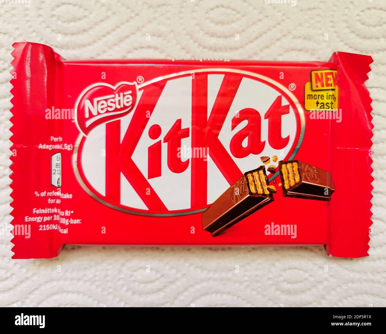 Nestle Kit Kat Schokoladenriegel beschichtete Sahne gefüllte Wafer Snack. Kit Kat wird von der Firma Nestle produziert Stockfoto