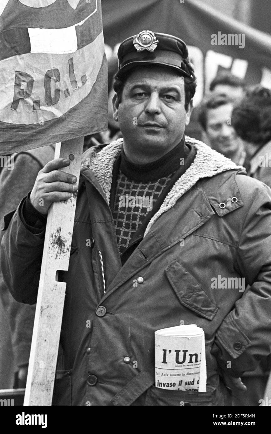 - Demonstration gegen den Terrorismus (Mailand, März 1978)...- Manifest contro il terrorismo (Mailand, März 1978) Stockfoto