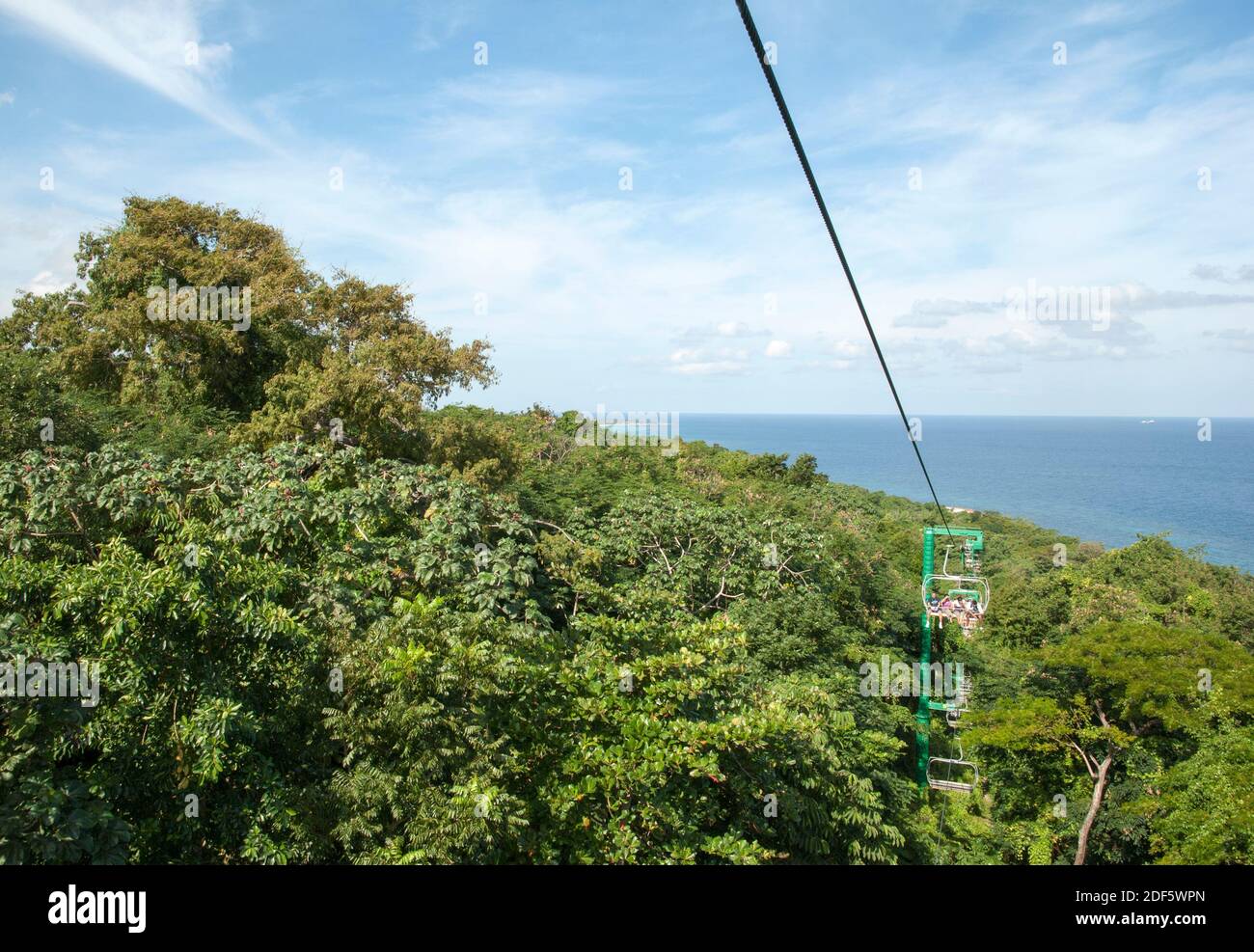 Die Kabel-Transport mit Touristen auf die Spitze eines Berges in Ocho Rios Resort Stadt (Jamaika). Stockfoto