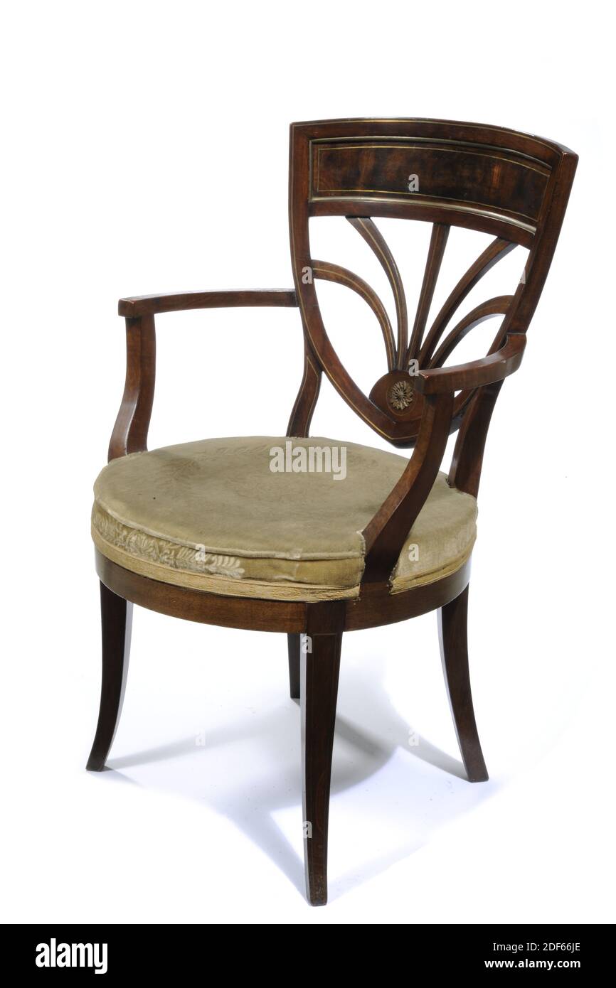 Anonym, c. 1798, Satz von zwei Sesseln und vier gewöhnlichen Mahagoni-Stühlen, mit Kupferpaspeln eingelegt. Am unteren Rand, bei der Sitzung der Rückenstäbe, eine vergoldete Bronzebrosette. Im Directoire-Stil, 1935 Stockfoto