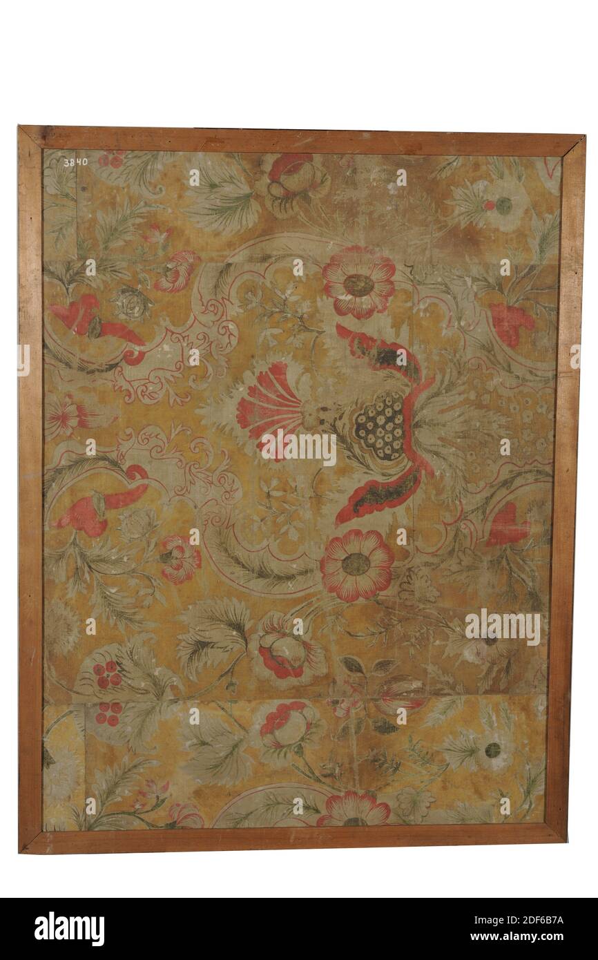 Anonym, c. 1750, Holz, Farbe, Leinen, mit Rahmen: 116.4 x 90 x 1.2cm 1164 x 900 x 12mm, Blume, Blei, Muster einer auf Leinen gemalten Zimmertapete mit Blumen- und Blattmotiven auf hellblau lackierter Oberfläche. Ein Vogel in der Mitte. Die Rückseite ist ebenfalls aus Leinen bemalt, bestehend aus zwei Teilen. Die Tapete wurde später auf einer Sperrholzplatte befestigt und in einem schmalen Holzrahmen platziert, 1925 Stockfoto