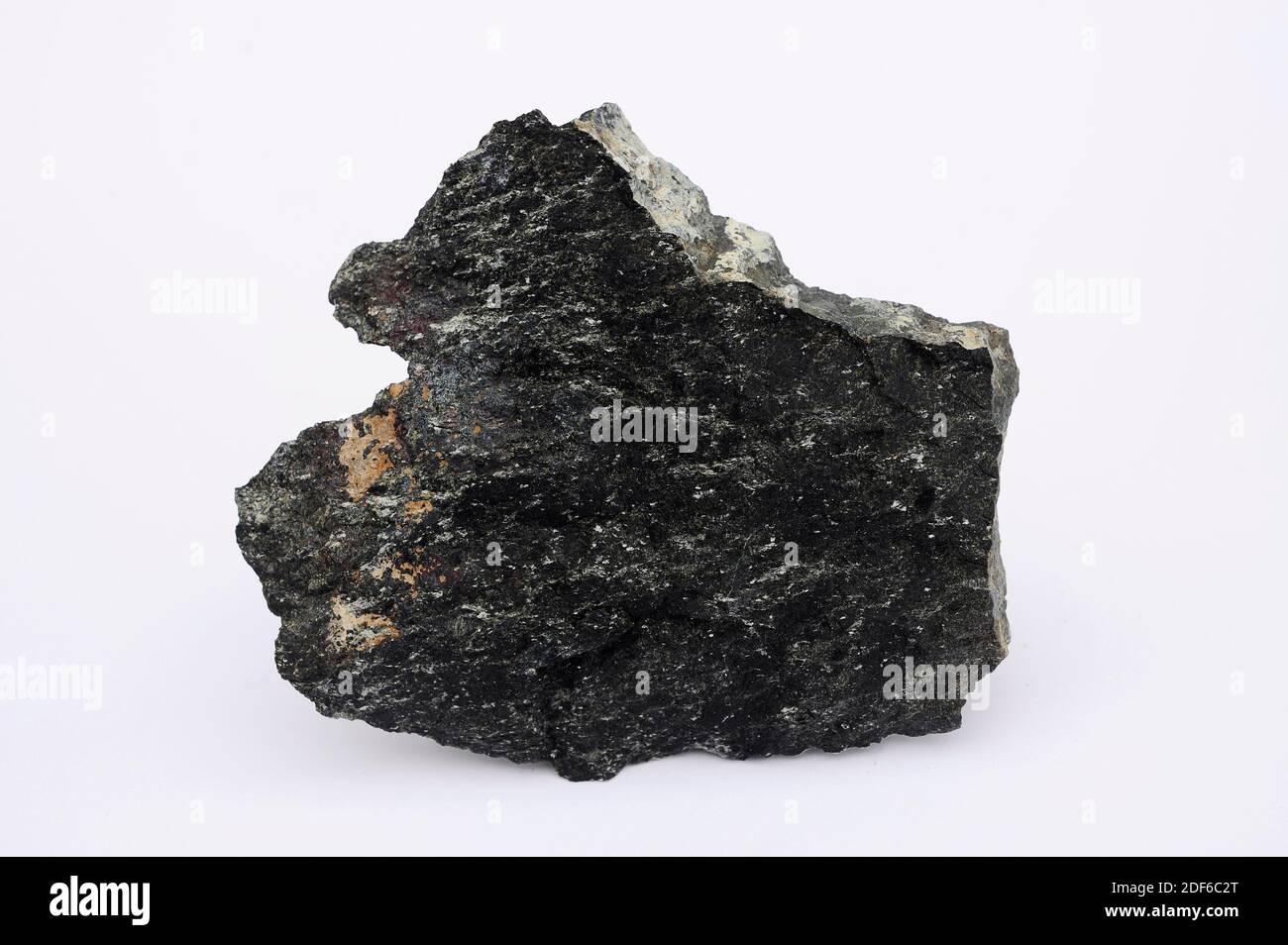 Dunit oder Olivinit ist ein Plutongestein, das überwiegend aus Olivin (Eisen-Magnesium-Silikat-Mineral) besteht. Diese Probe stammt aus Cabo Ortegal, La Stockfoto