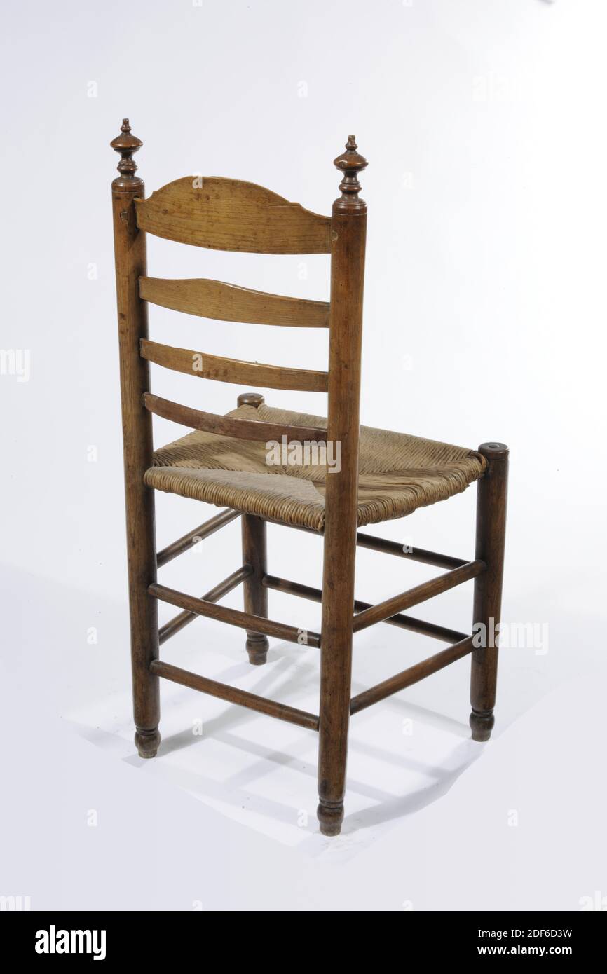 Stuhl, Anonymous, Mitte des 18. Jahrhunderts, Stock, Holz, geflochten,  Holzstuhl mit Matte, trapezförmiger Sitz und hoher Rückenlehne. Der Sitz  ist in vier Dreiecken gewoben. Die Beine sind übereinander durch zwei  Sprossen verbunden.