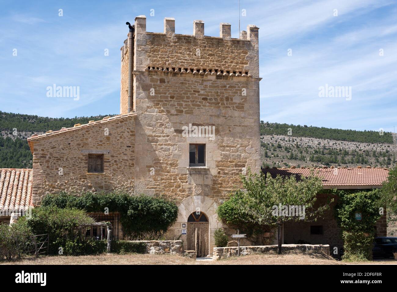 Torre Monsanto (befestigtes Bauernhaus), Villarluengo. Alto Maestrazgo, Teruel Provinz, Aragon, Spanien. Stockfoto