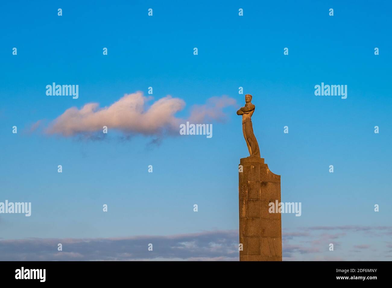 Seemannsdenkmal neben dem Strand von Ostende. Stockfoto