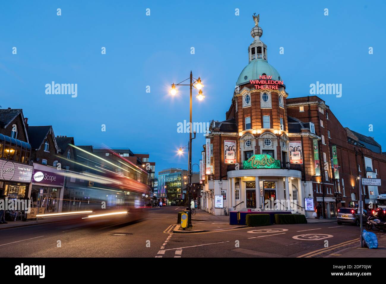 Das neue Wimbledon Theater bei Nacht London Großbritannien Stockfoto