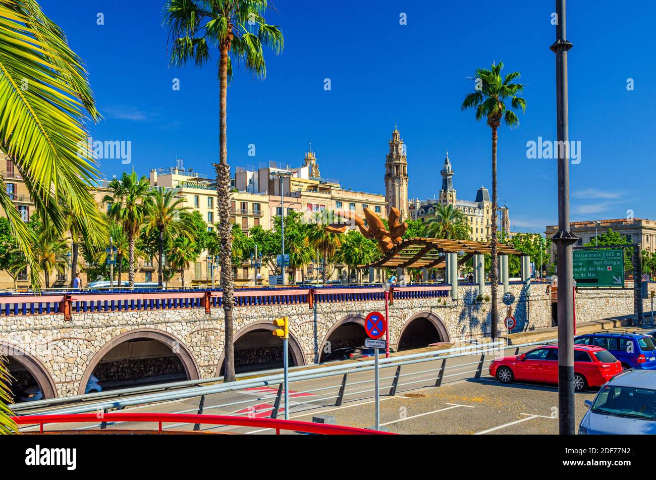 Barcelona, Spanien, 11. Juni 2017: correos Postgebäude auf Columbus Avenue in der Nähe der Promenade Böschung von Barcelona, Katalonien Stockfoto