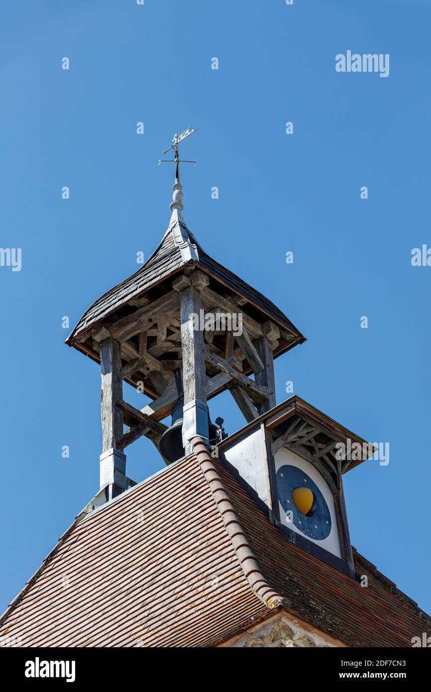 Frankreich, Lot et Garonne, Tournon d'Agenais, ummauerte Stadt, Glockenturm und die Monduhr Stockfoto