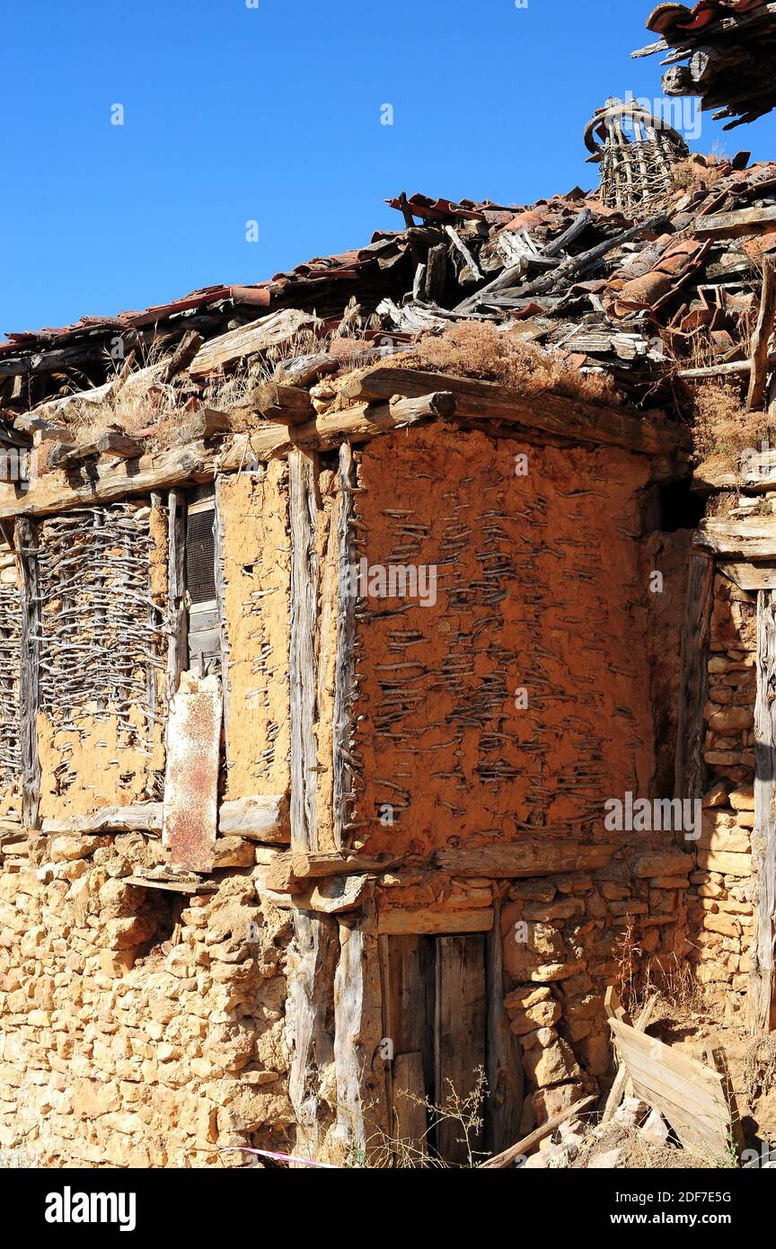 Calatañazor, traditionelles lehmziegel-, Stein- und Holzhaus. Soria Provinz, Castilla y Leon, Spanien. Stockfoto