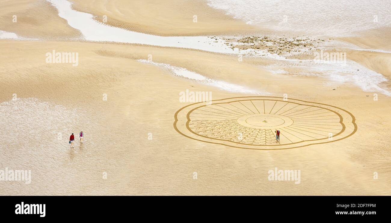 Frankreich, Vendee, Les Sables d'Olonne, Strandkunst am Strand Sauveterre an der Zarpo Road (Luftaufnahme) Stockfoto