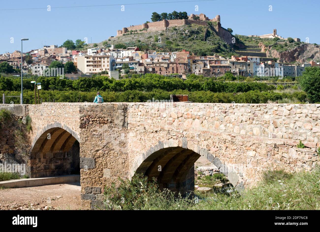 Onda, Schloss und Fluss Sonella. Plana Baixa, Castellon, Comunidad Valenciana, Spanien. Stockfoto