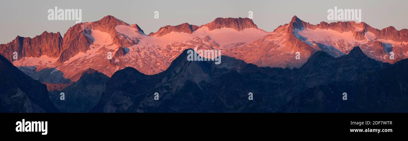 Spanien, Aragon, Provinz Huesca, Naturpark Posets-Maladeta, der Aneto-Gipfel, höchster Gipfel der Pyrenäen 3404 m. Stockfoto