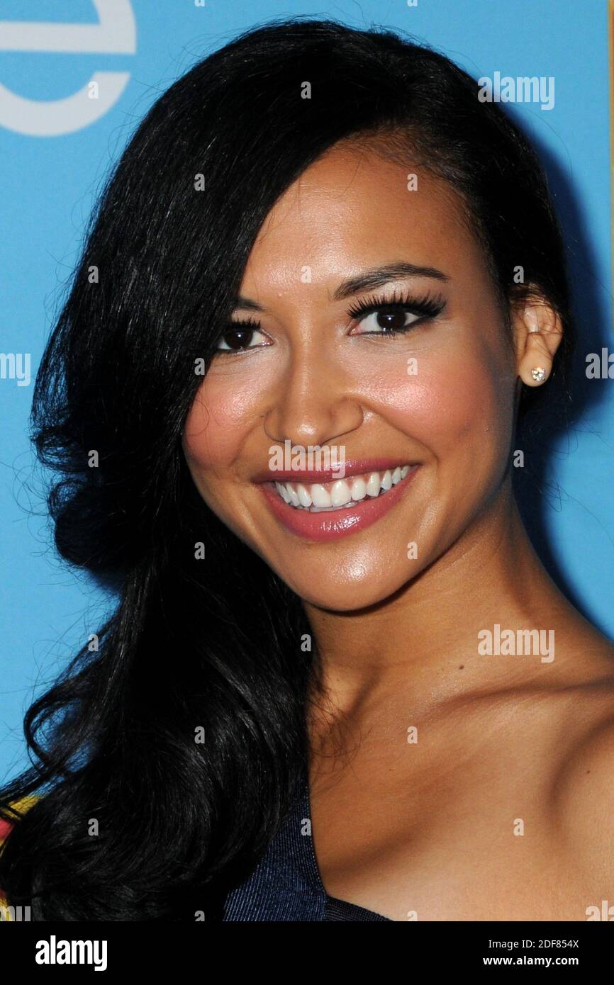 13. Juli 2020 - Naya Rivera, die Schauspielerin, die am besten dafür bekannt ist, Cheerleader Santana Lopez auf Glee zu spielen, wurde als tot bestätigt. Rivera, 33, soll beim Schwimmen im See mit ihrem 4-jährigen Sohn ertrunken sein, der auf ihrem Mietponton-Boot eingeschlafen war, nachdem es für die Rückkehr überfällig war. 7. September 2010 - Los Angeles, Kalifornien - Naya Rivera. „Glee“, zweite Staffel Premiere und DVD Release Party in Paramount Studios. Foto: Byron Purvis/AdMedia/MediaPunch Stockfoto