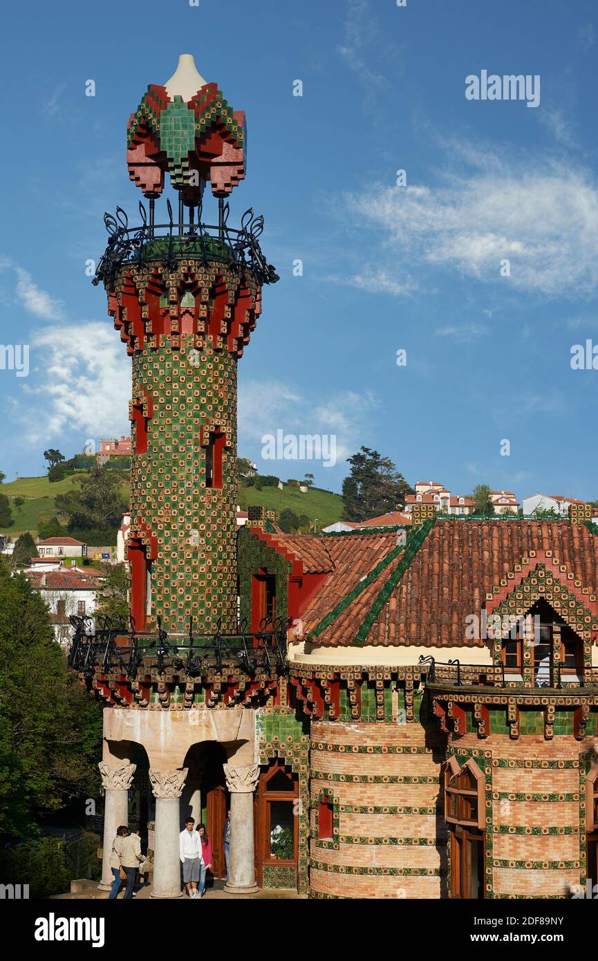 Detail der Kuppel des Hauses El Capricho, sein richtiger Name ist Villa Quijano, entworfen vom Architekten Antonio Gaudi in der Stadt Comillas in Kantabrien, Stockfoto