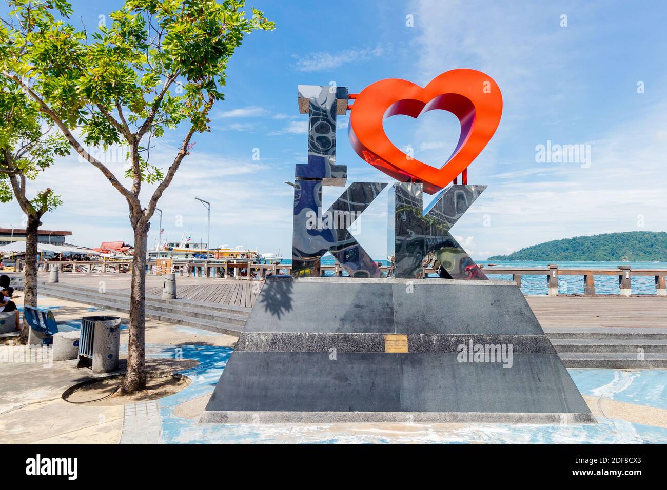 I Heart KK-Schild an der Kota Kinabalu Waterfront in Sabah, Malaysia Stockfoto