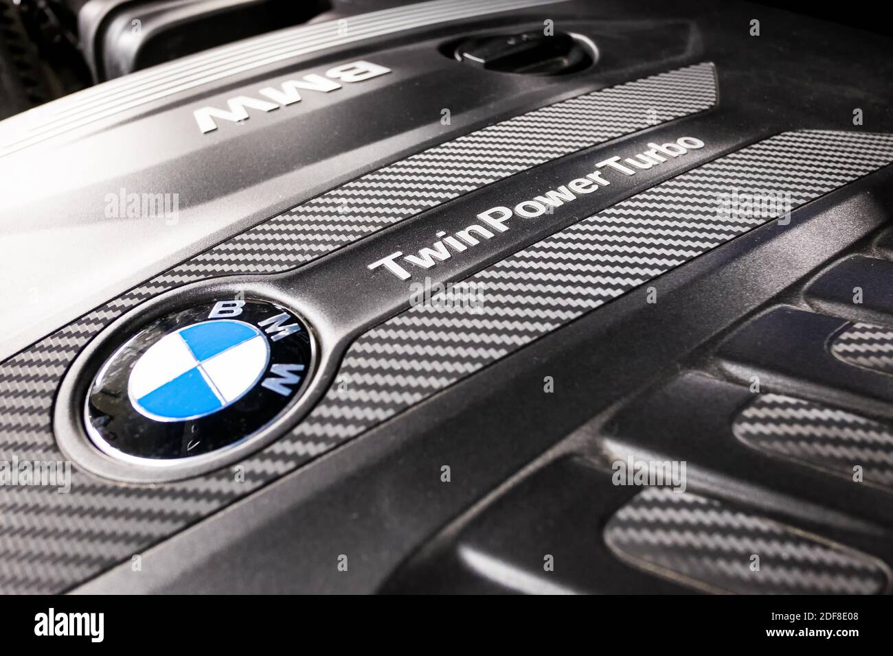 Motorabdeckung BMW Twin Power Turbo Stockfotografie - Alamy
