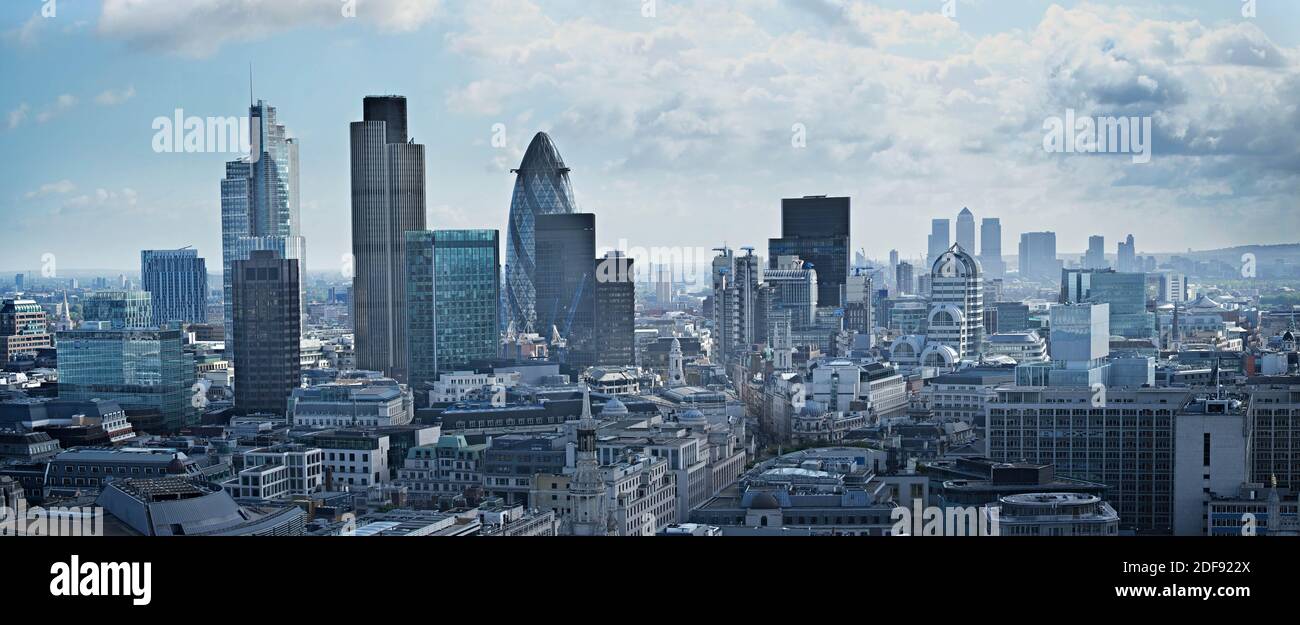 Panoramabild der Londoner Finanzdistrikte Stockfoto