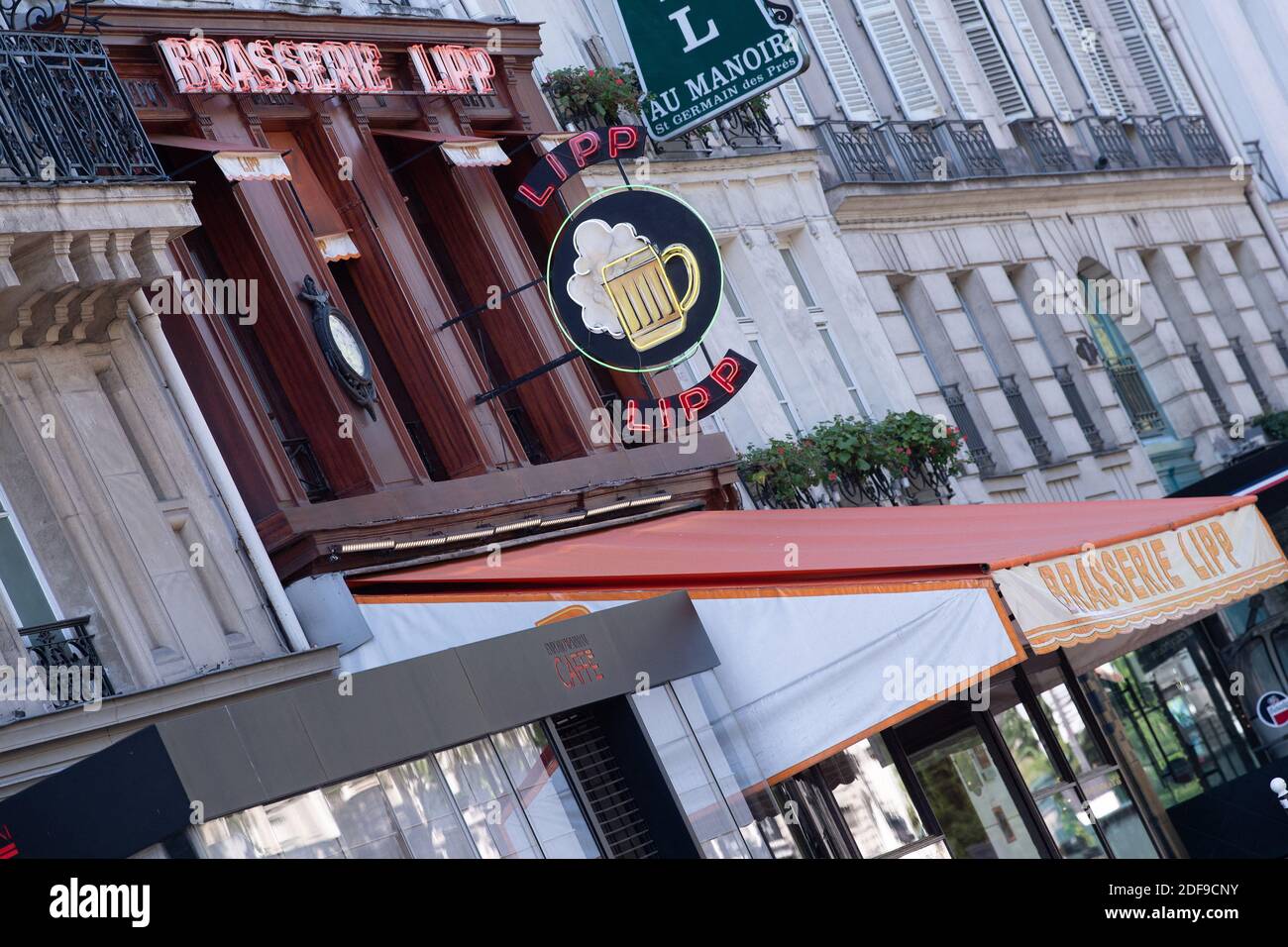 Allgemeine Ansicht der berühmten Brasserie Lipp während der Regierungsmaßnahmen aufgrund der Coronavirus-Pandemie (Covid-19) am 22. April 2020 in Paris, Frankreich. Foto von David NIVIERE / ABACAPRESS.COM Stockfoto