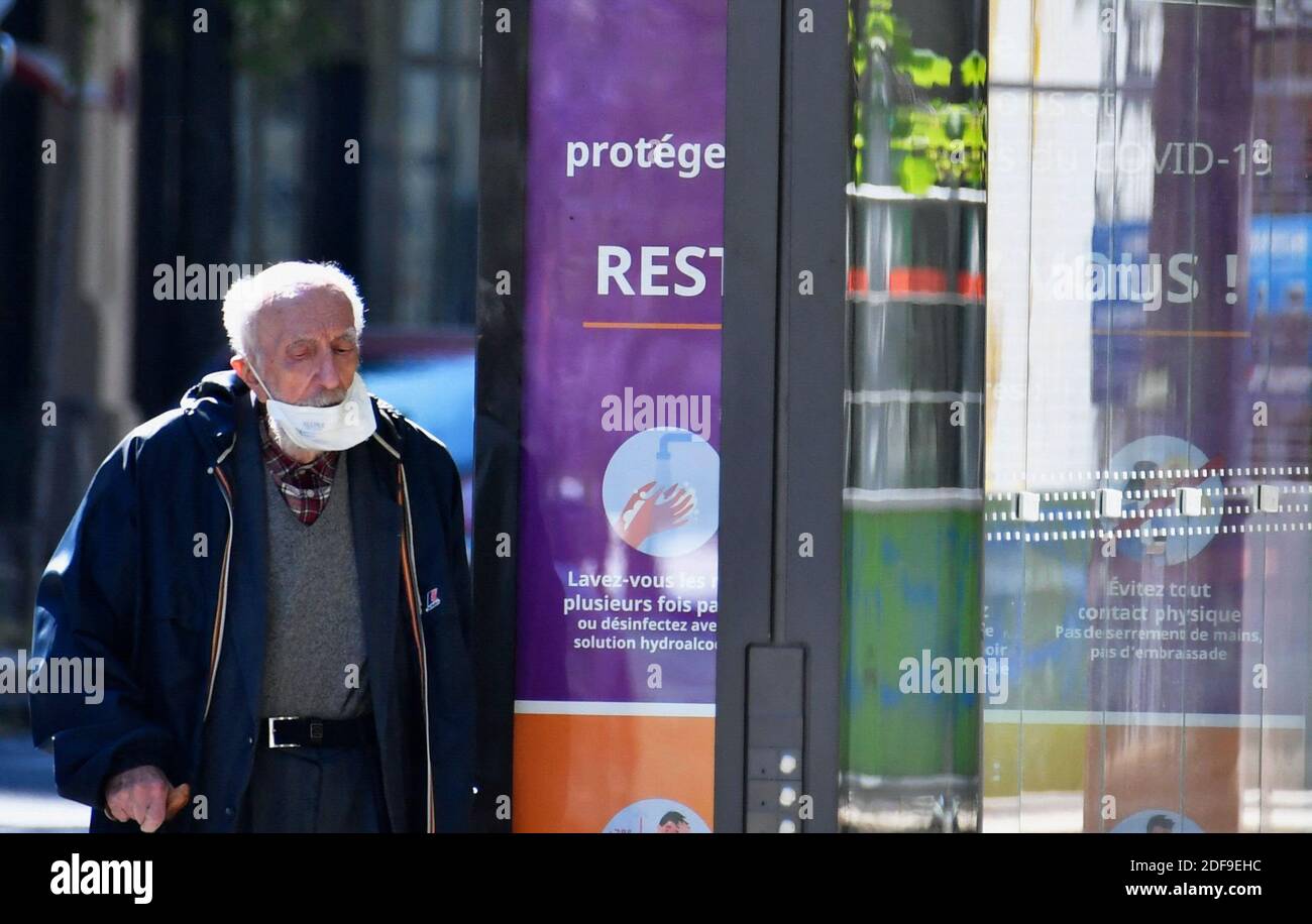 Tägliches Leben im 13. Arrondissement, während der Gefangenschaft des covid-19 Pandemienotfalls in Paris, Frankreich, am 25. April 2020. Foto von Karim Ait Adjedjou /Avenir Pictures/ABACAPRESS.COM Stockfoto