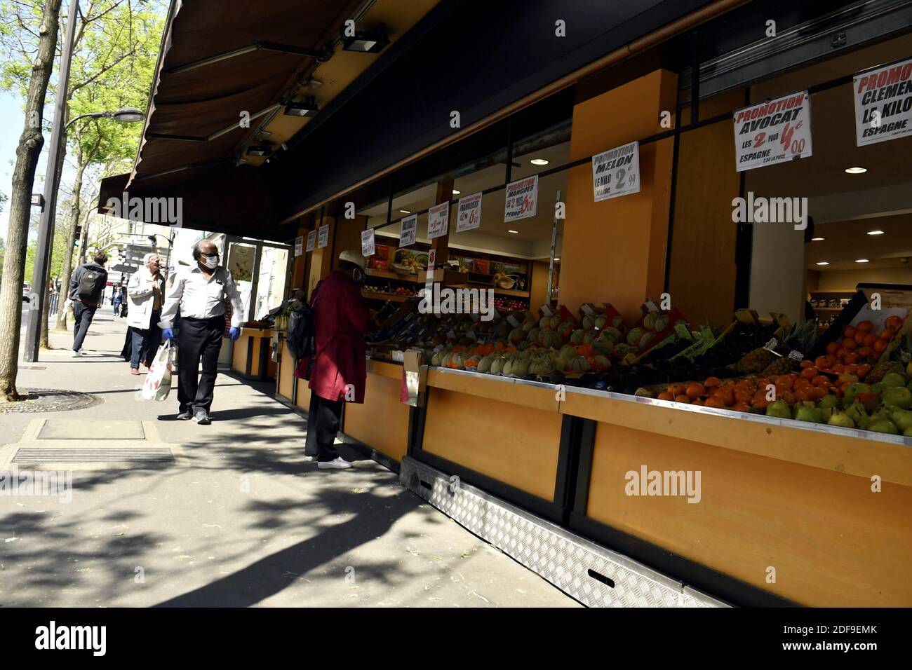 Tägliches Leben im 13. Arrondissement, während der Gefangenschaft des covid-19 Pandemienotfalls in Paris, Frankreich, am 25. April 2020. Foto von Karim Ait Adjedjou /Avenir Pictures/ABACAPRESS.COM Stockfoto