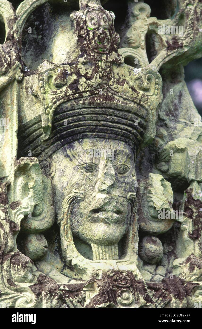 Die Maya-Herrschers 18 Kaninchen (695-738 n. Chr.) ist hier auf Stele B - Ruinen von COPÁN, HONDURAS abgebildet. Stockfoto