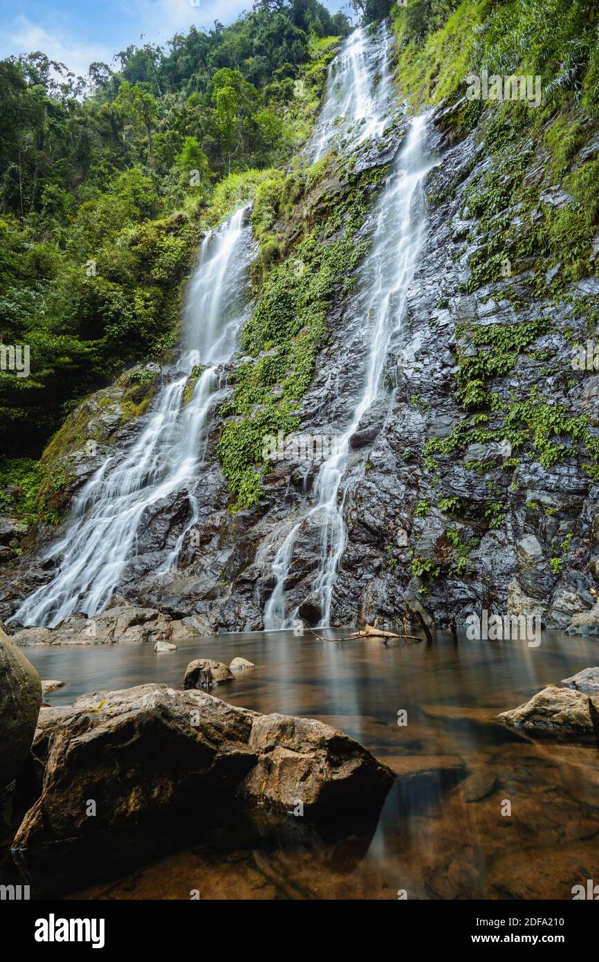 Langganan Poring Wasserfall. Touristenattraktion in Ranau Sabah. Stockfoto