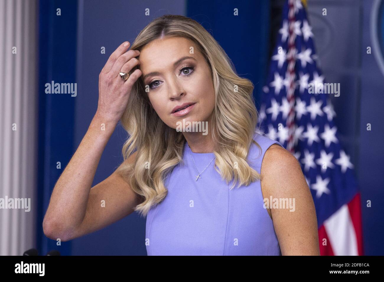 Der Pressesprecher des Weißen Hauses Kayleigh McEnany hält eine Pressekonferenz im James Brady Press Briefing Room des Weißen Hauses in Washington, DC, USA, am 17. Juni 2020. McEnany kommentierte den 5. Jahresangriff auf eine Charleston-Kirche. McEnany beschuldigte auch die Nachrichtenmedien der Heuchelei und sagte, dass es einen Mangel an Berichterstattung über die mögliche Ausbreitung des Coronavirus COVID-19 bei George Floyd-Protesten gebe, aber eine reichliche Berichterstattung über die mögliche Ausbreitung bei Veranstaltungen, die von Trump-Anhängern abgehalten werden. Foto von Michael Reynolds/Pool/ABACAPRESS.COM Stockfoto