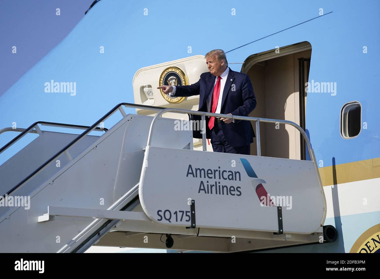 Präsident Donald Trump verlässt Air Force One, als er am Samstag, dem 20. Juni 2020, in Tulsa, Okla. USA. Foto von Evan Vucci/Pool via ABACAPRESS.COM Stockfoto
