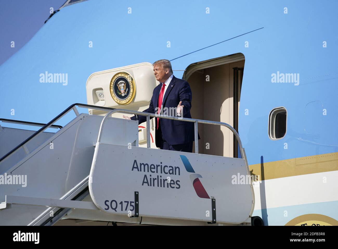 Präsident Donald Trump verlässt Air Force One, als er am Samstag, dem 20. Juni 2020, in Tulsa, Okla. USA. Foto von Evan Vucci/Pool via ABACAPRESS.COM Stockfoto