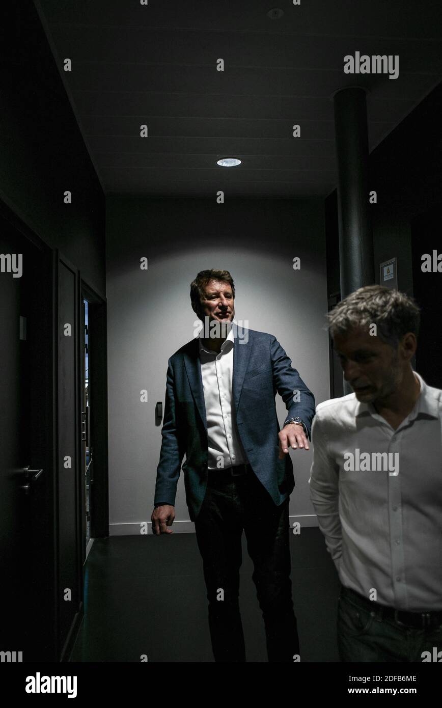 Yannick Jadot en visite à Lille pour soutenir le candidat écologique Stephane Baly, le 23 juin 2020. Foto von Eliot Blondt/ABACAPRESS.COM Stockfoto