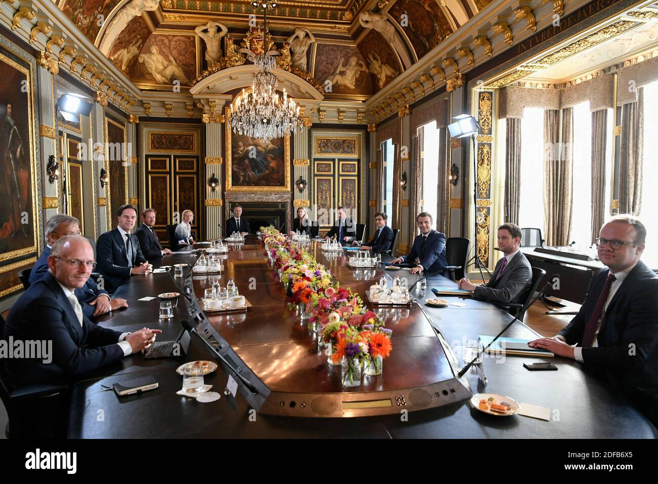 Der französische Präsident Emmanuel Macron nimmt am 23. Juni 2020 an einem Treffen mit dem niederländischen Premierminister Mark Rutte in Den Haag Teil. Foto von Piroschka van de Wouw/Pool/ABACAPRESS.COM Stockfoto