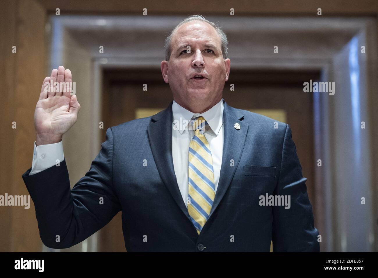 USA - JUNI 25: Mark A. Morgan, kommissarischer kommissar der US-Zoll-und Grenzschutz, ist in den Senat vereidigt Homeland Security and Governmental Affairs Hearing betitelt âÂ € ÂœCBP Aufsicht: Prüfung der sich entwickelnden Herausforderungen vor der Agentur, âÂ € Â in Dirksen Senate Office Building am Donnerstag, 25. Juni 2020. Foto von Tom Williams/POOL/ABACAPRESS.COM Stockfoto
