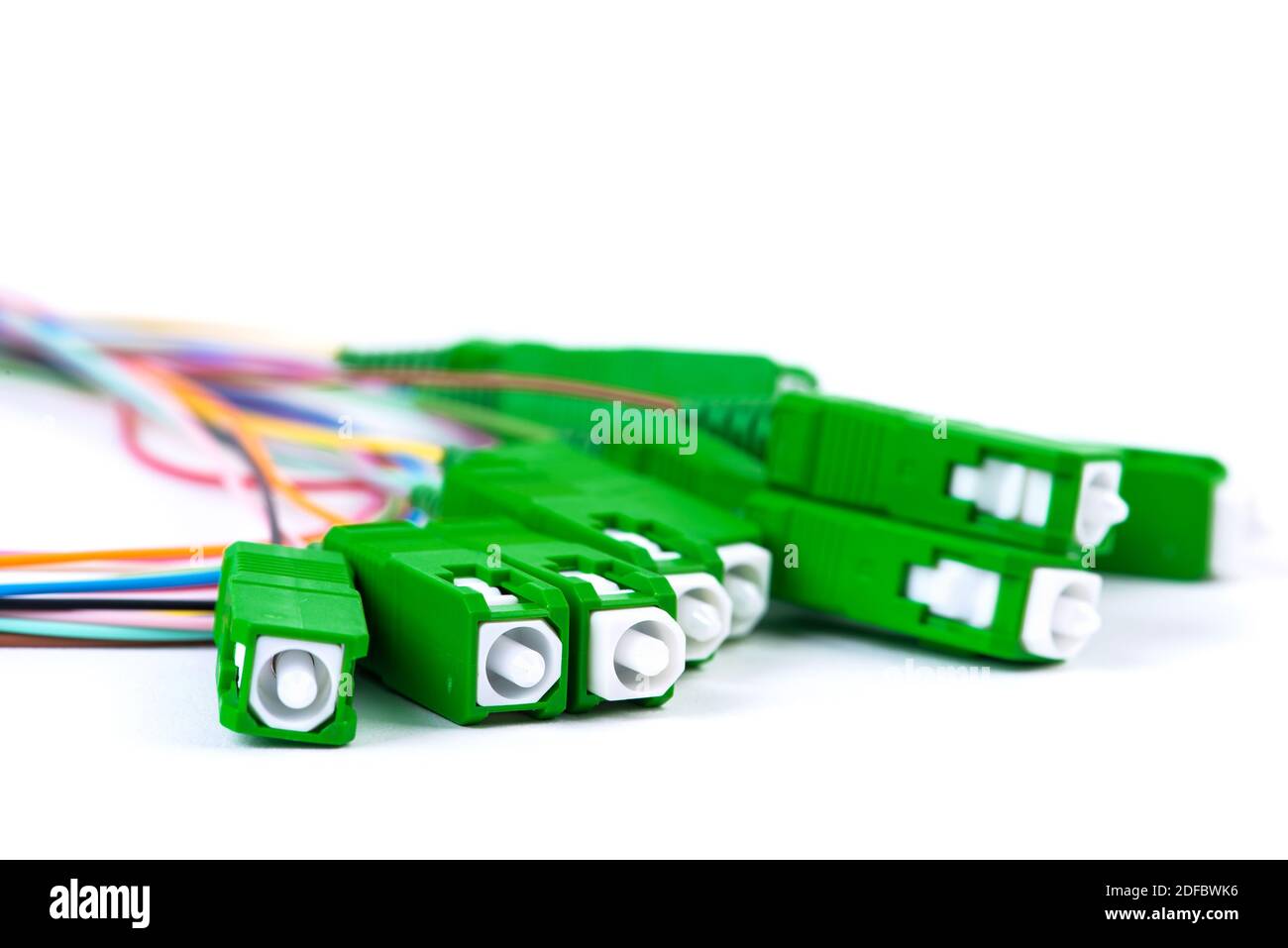 LWL-Patchkabel isoliert auf weißem Hintergrund Stockfoto LWL-Patchkabel isoliert auf weißem Hintergrund Stockfoto