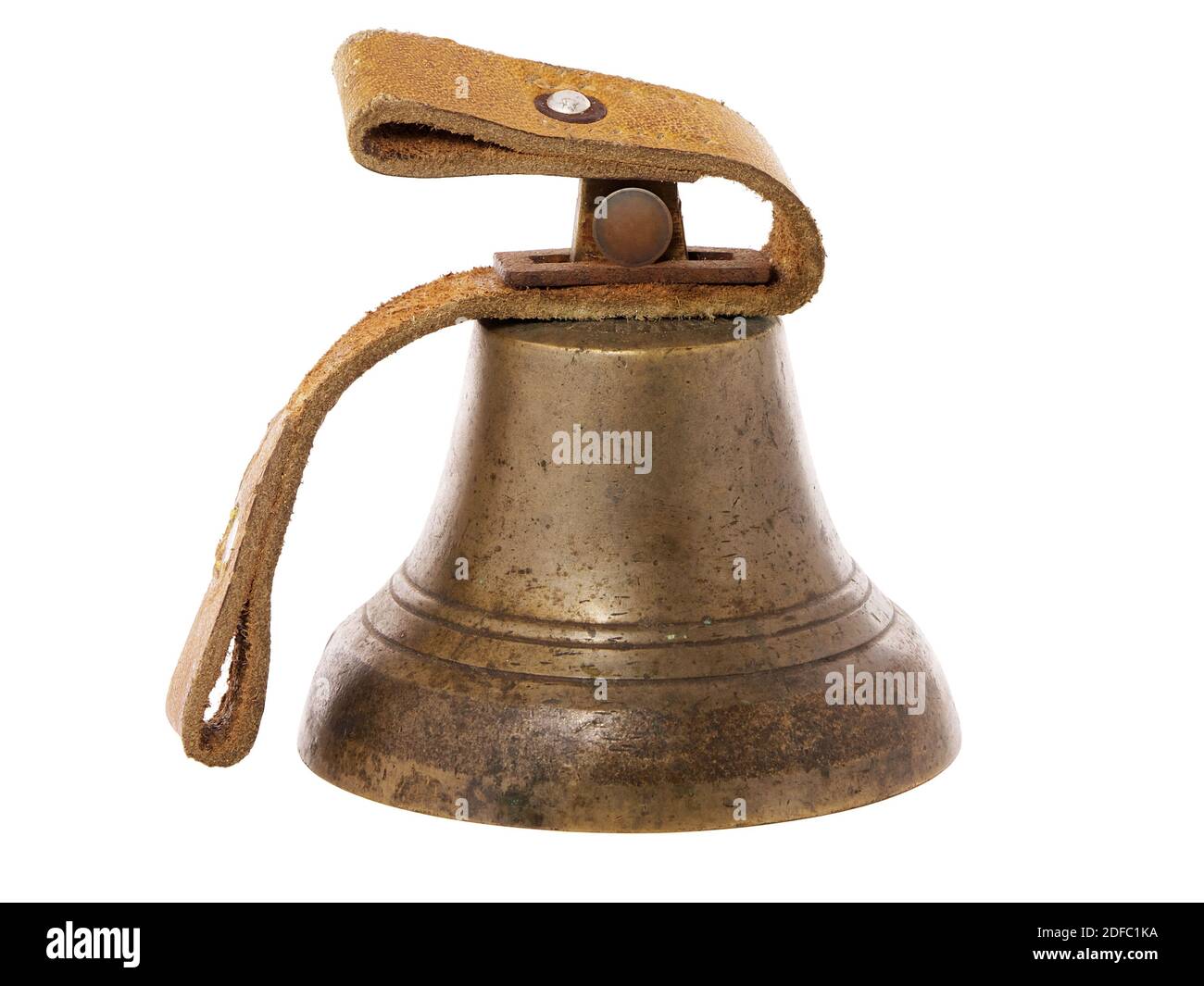 Alte Messingglocke isoliert auf weißem Hintergrund Stockfoto